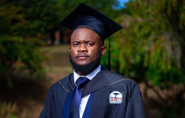 Takunda si laurea