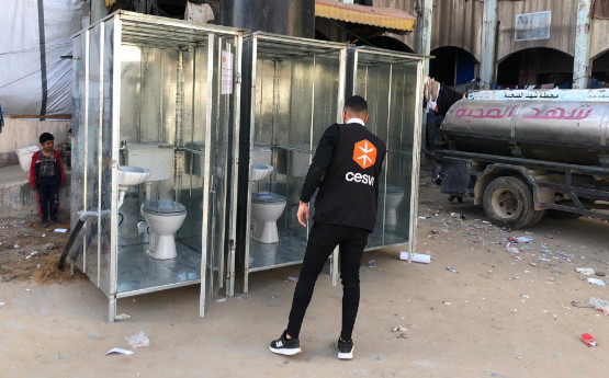 installazione latrine gaza